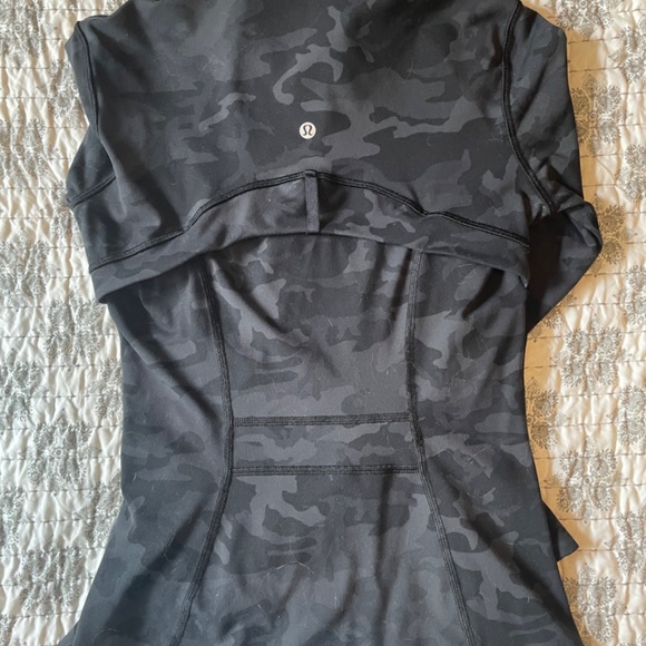 Lululemon Define Jacket - Picture 2 of 4